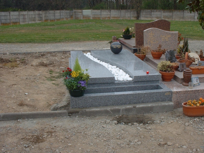 MONUMENT FUNERAIRE SC GRANIT