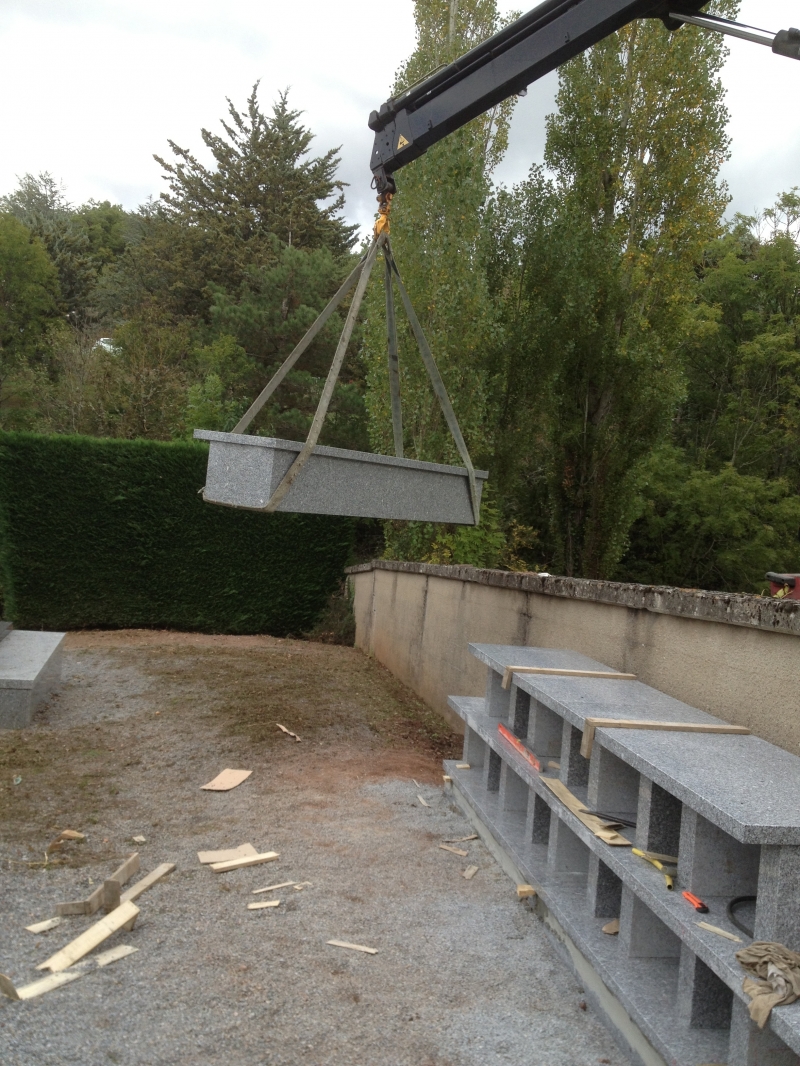 columbarium monument funeraire vases jardinieres granit funeraire
