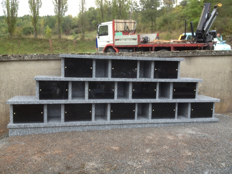 columbarium monument funeraire vases jardinieres granit funeraire